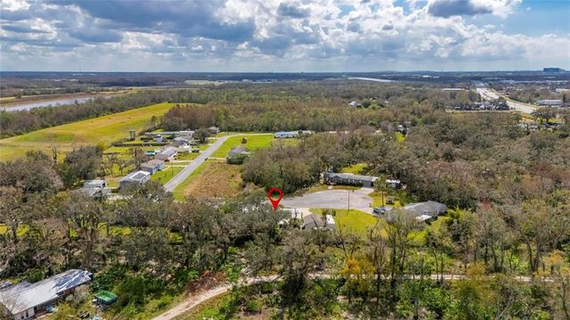 9171 WOOD TERRACE DRIVE, Tampa, FL 33637