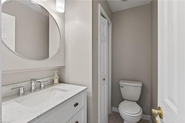 720 Dickens PL, Chesapeake, VA 23322