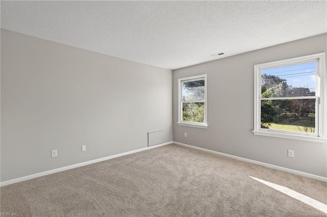 720 Dickens PL, Chesapeake, VA 23322