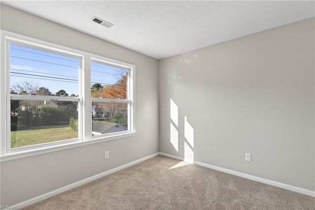 720 Dickens PL, Chesapeake, VA 23322