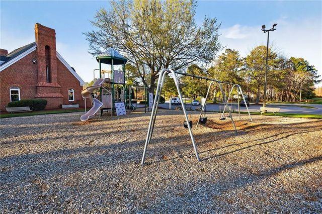 720 Dickens PL, Chesapeake, VA 23322