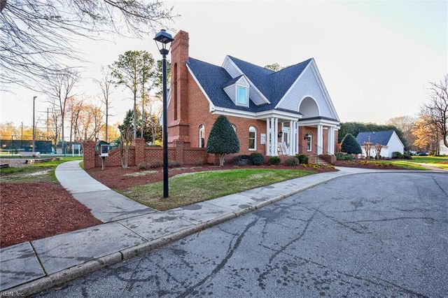 720 Dickens PL, Chesapeake, VA 23322