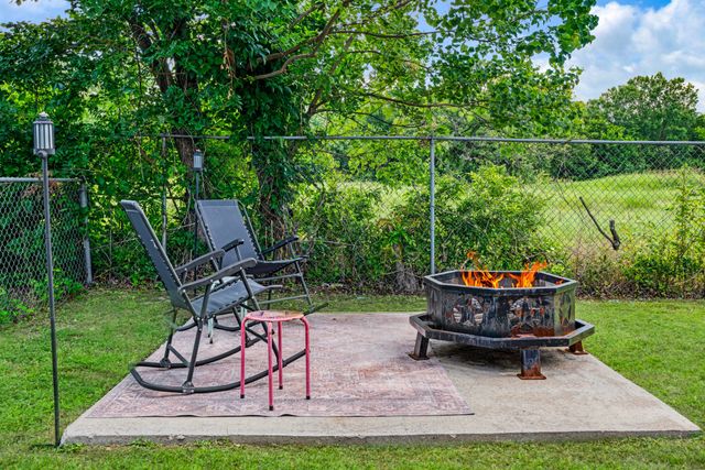 1730 Ballard Drive, Paris, TX 75460
