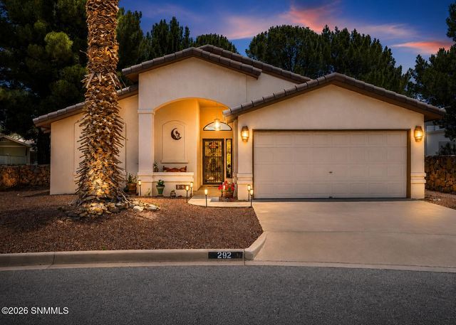 292 Los Arboles Court, Las Cruces, NM 88011