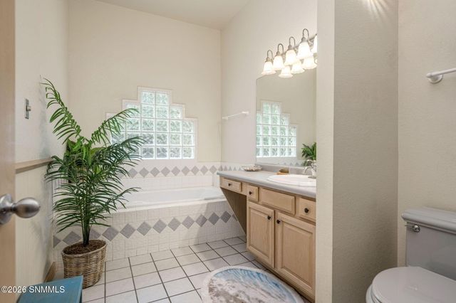 292 Los Arboles Court, Las Cruces, NM 88011