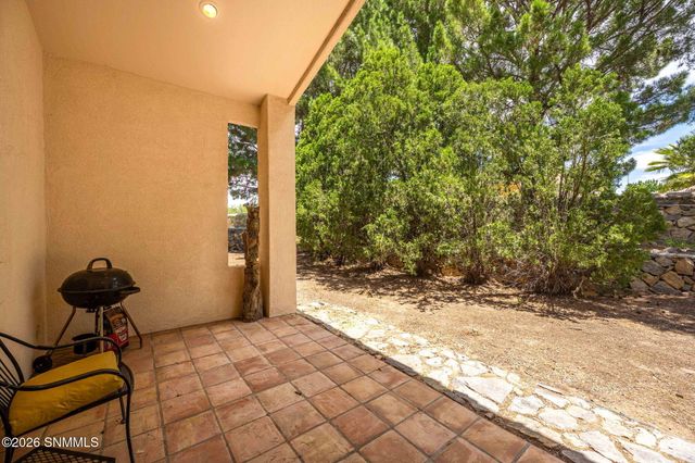 292 Los Arboles Court, Las Cruces, NM 88011