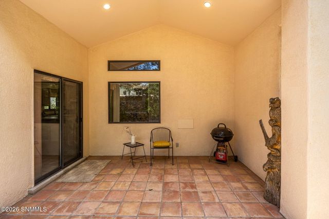 292 Los Arboles Court, Las Cruces, NM 88011
