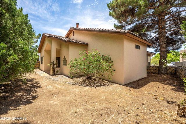 292 Los Arboles Court, Las Cruces, NM 88011