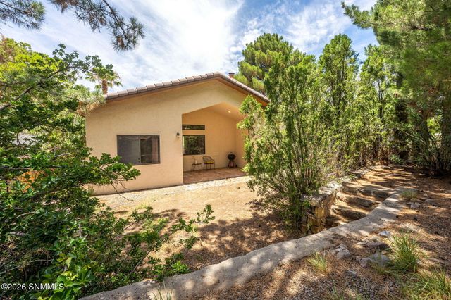 292 Los Arboles Court, Las Cruces, NM 88011