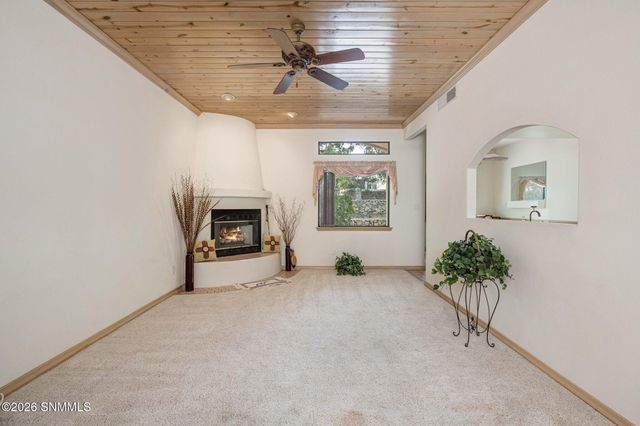 292 Los Arboles Court, Las Cruces, NM 88011