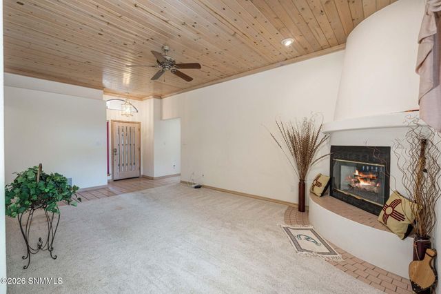 292 Los Arboles Court, Las Cruces, NM 88011