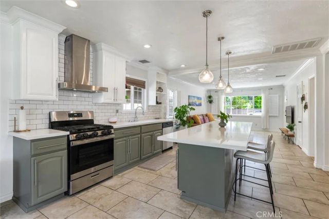 22915 Saticoy Avenue, West Hills, CA 91304