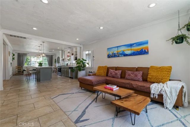 22915 Saticoy Avenue, West Hills, CA 91304