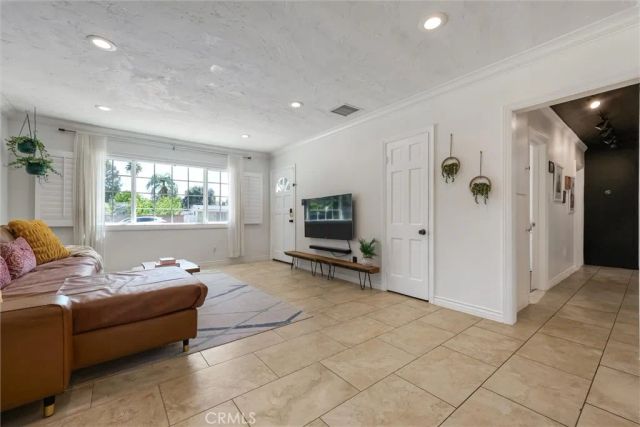 22915 Saticoy Avenue, West Hills, CA 91304
