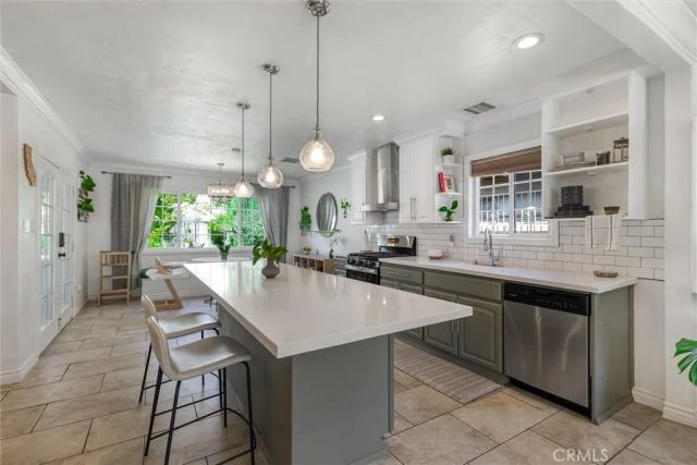 22915 Saticoy Avenue, West Hills, CA 91304