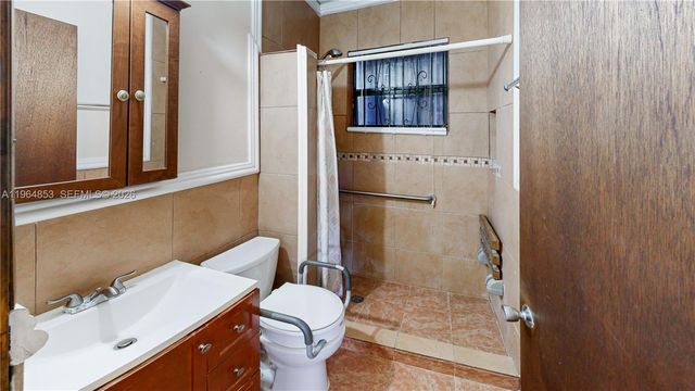 10721 SW 149th Ter, Miami, FL 33176