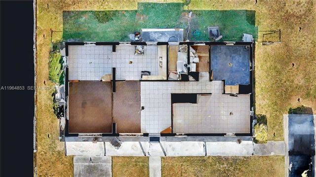 10721 SW 149th Ter, Miami, FL 33176