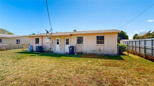 10721 SW 149th Ter, Miami, FL 33176