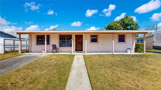 10721 SW 149th Ter, Miami, FL 33176