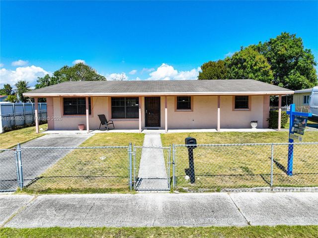 10721 SW 149th Ter, Miami, FL 33176