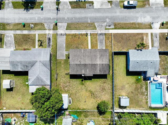 10721 SW 149th Ter, Miami, FL 33176