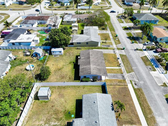 10721 SW 149th Ter, Miami, FL 33176