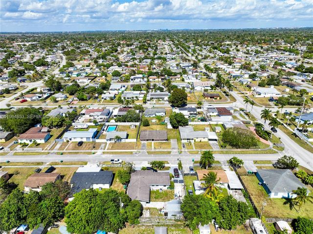 10721 SW 149th Ter, Miami, FL 33176