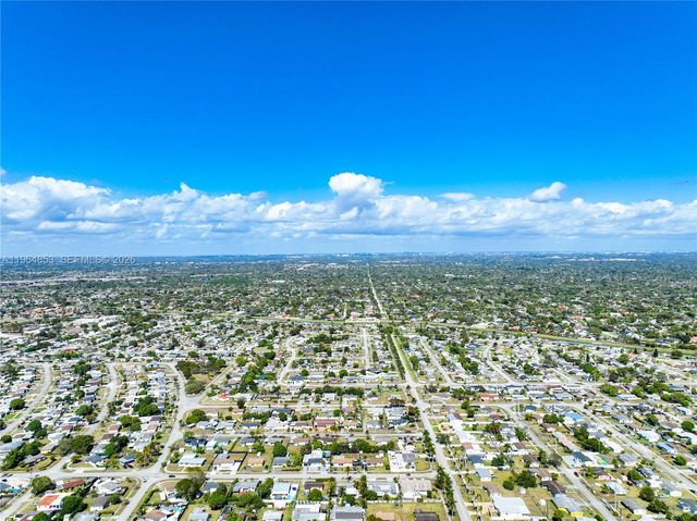 10721 SW 149th Ter, Miami, FL 33176