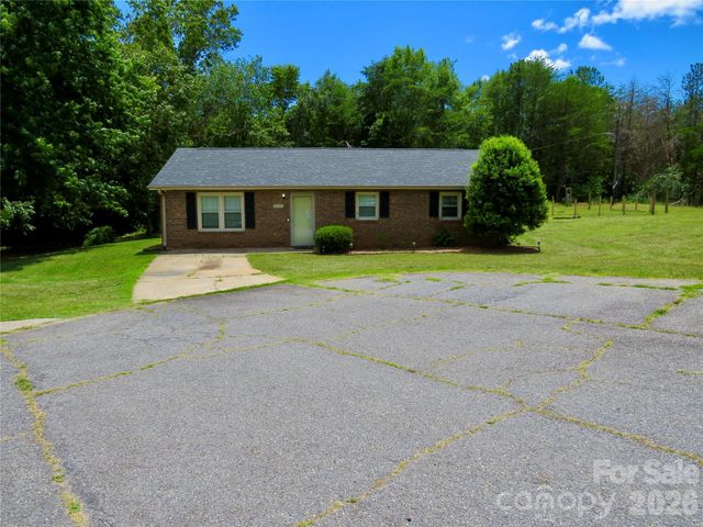 122 Tulip Trail, Ellenboro, NC 28040