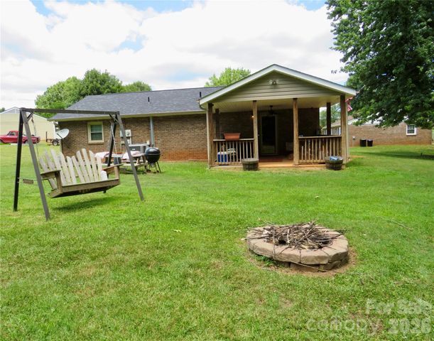 122 Tulip Trail, Ellenboro, NC 28040