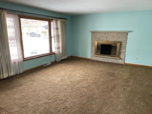 525 Bunning Drive, Downers Grove, IL 60516