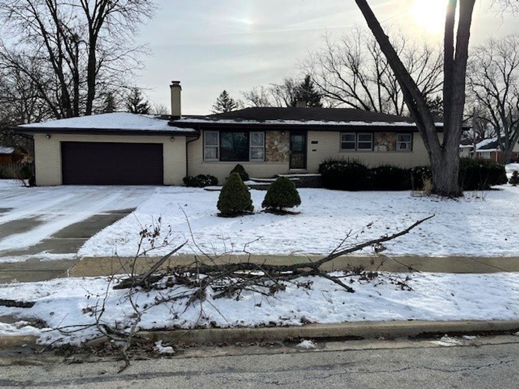 525 Bunning Drive, Downers Grove, IL 60516