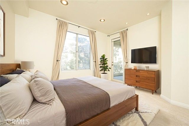 2233 Martin 311, Irvine, CA 92612