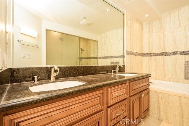 2233 Martin 311, Irvine, CA 92612