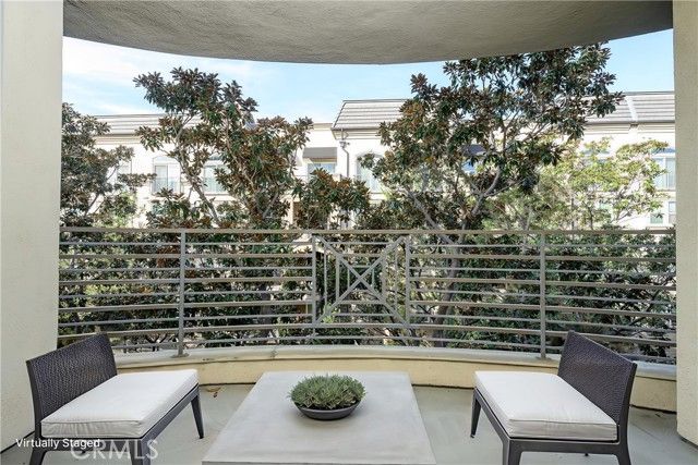 2233 Martin 311, Irvine, CA 92612