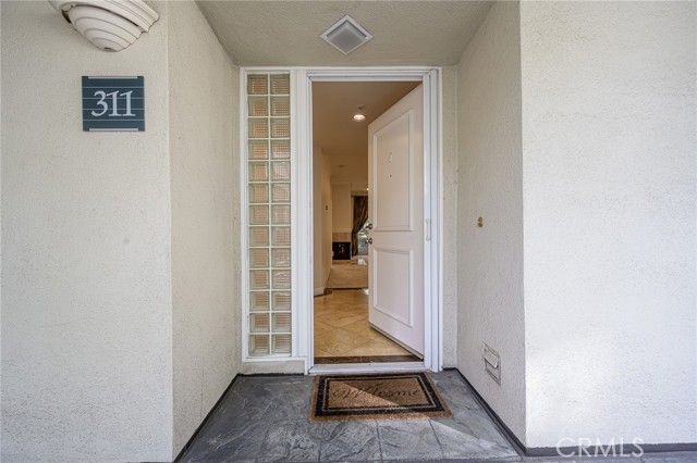 2233 Martin 311, Irvine, CA 92612