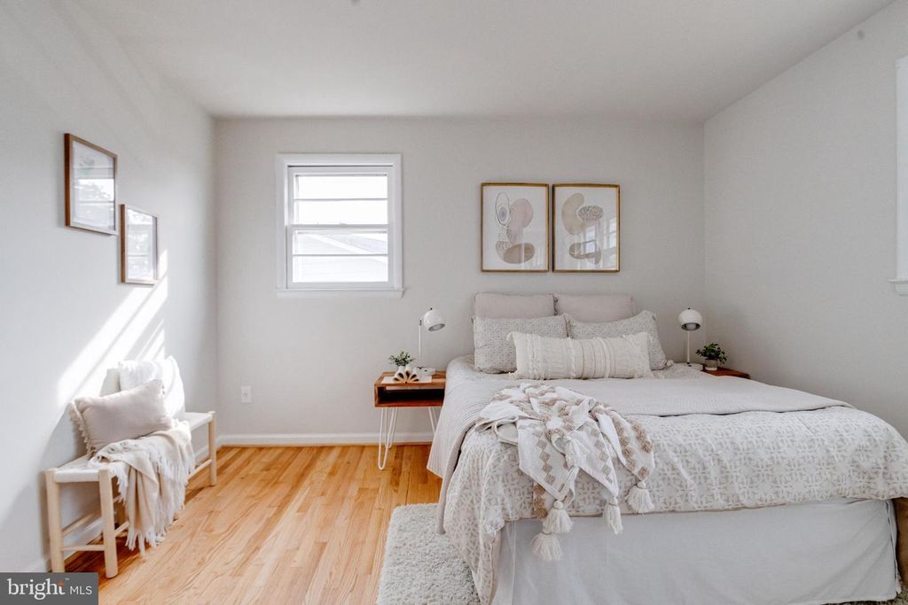 Image 36 of property listing at 13 PALMA CT, Parkville, MD 21234