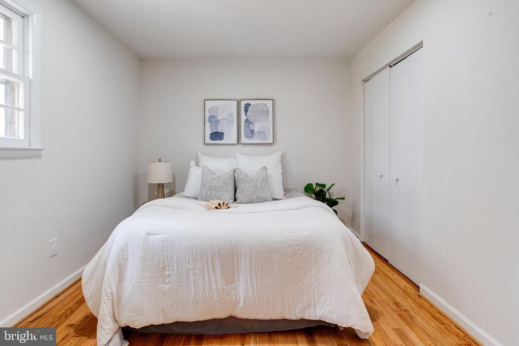 Image 44 of property listing at 13 PALMA CT, Parkville, MD 21234