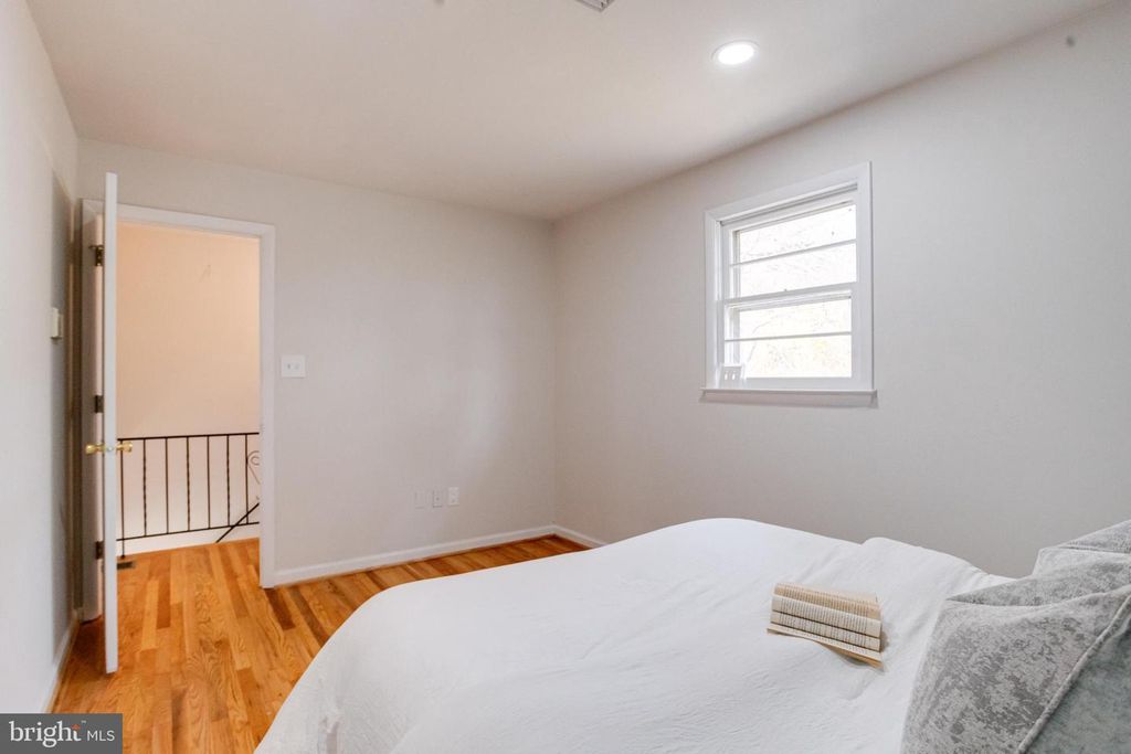 Image 46 of property listing at 13 PALMA CT, Parkville, MD 21234