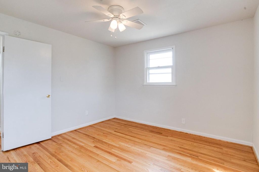 Image 49 of property listing at 13 PALMA CT, Parkville, MD 21234