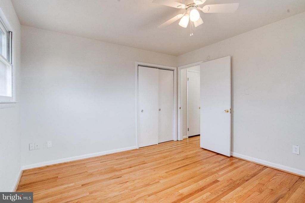 Image 50 of property listing at 13 PALMA CT, Parkville, MD 21234