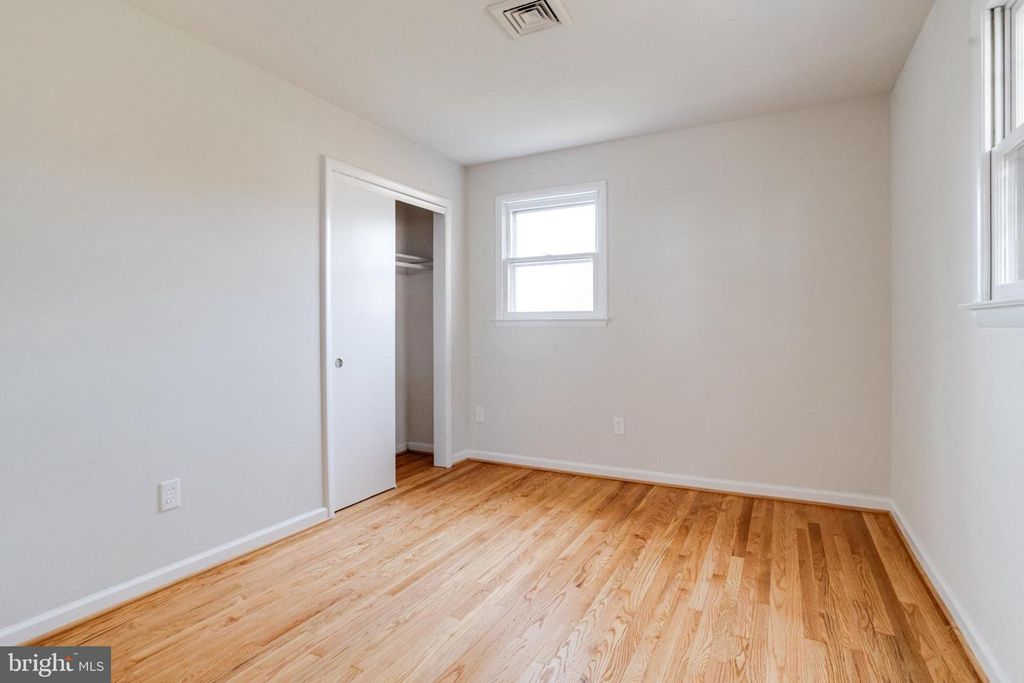 Image 51 of property listing at 13 PALMA CT, Parkville, MD 21234