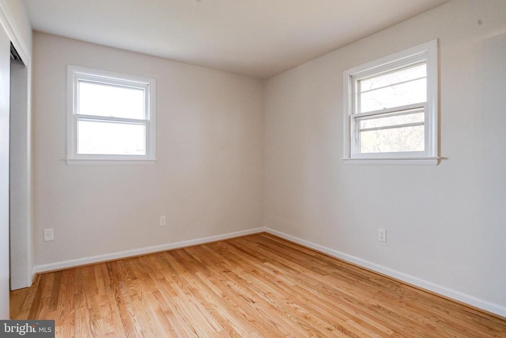 Image 53 of property listing at 13 PALMA CT, Parkville, MD 21234