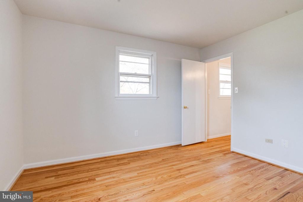 Image 54 of property listing at 13 PALMA CT, Parkville, MD 21234