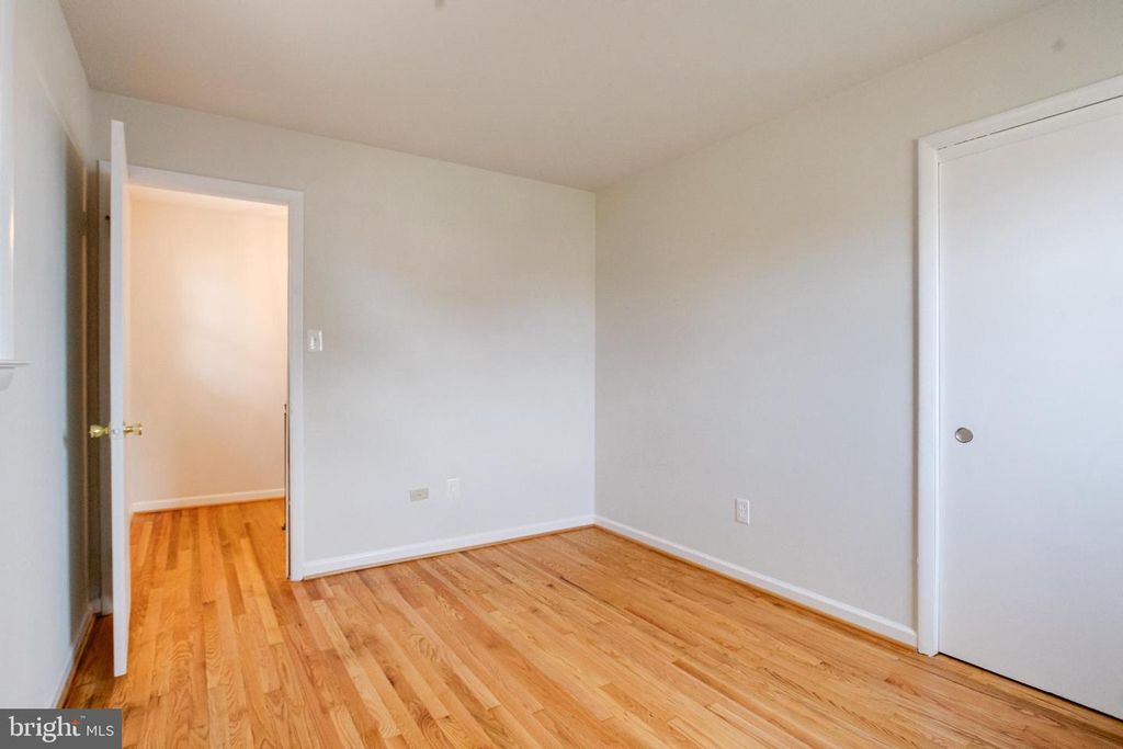 Image 55 of property listing at 13 PALMA CT, Parkville, MD 21234