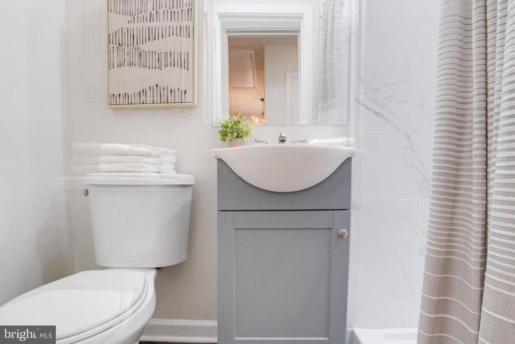 Image 56 of property listing at 13 PALMA CT, Parkville, MD 21234