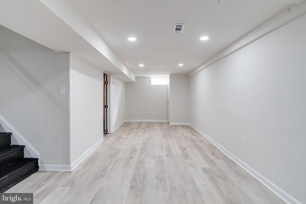 Image 65 of property listing at 13 PALMA CT, Parkville, MD 21234