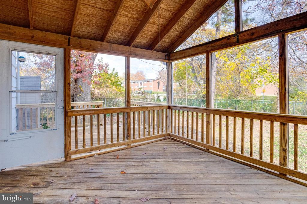 Image 72 of property listing at 13 PALMA CT, Parkville, MD 21234