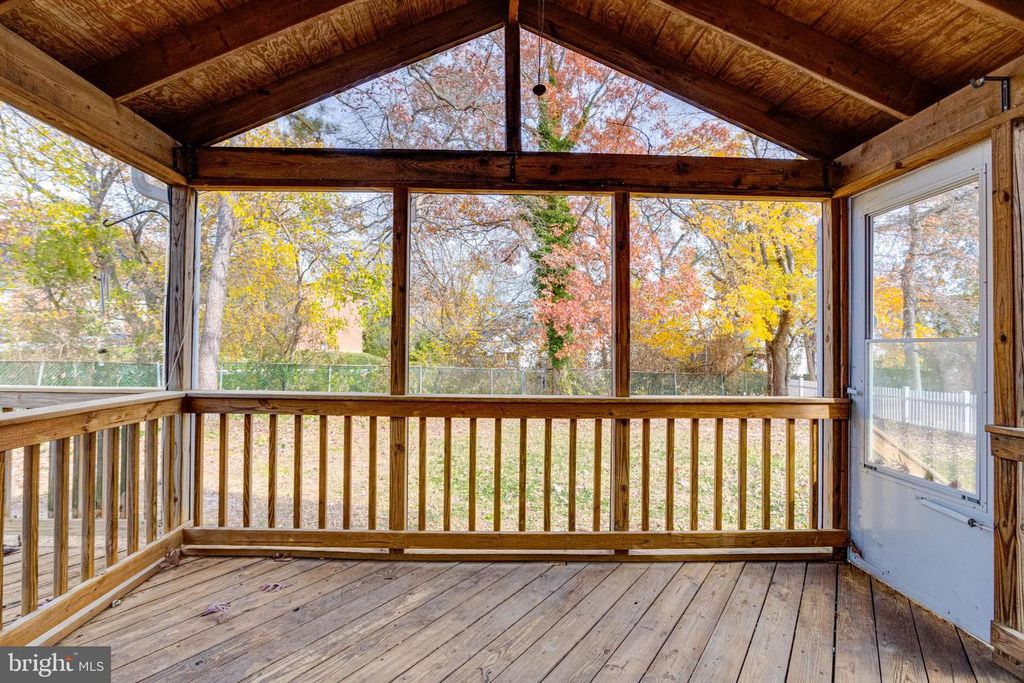 Image 73 of property listing at 13 PALMA CT, Parkville, MD 21234