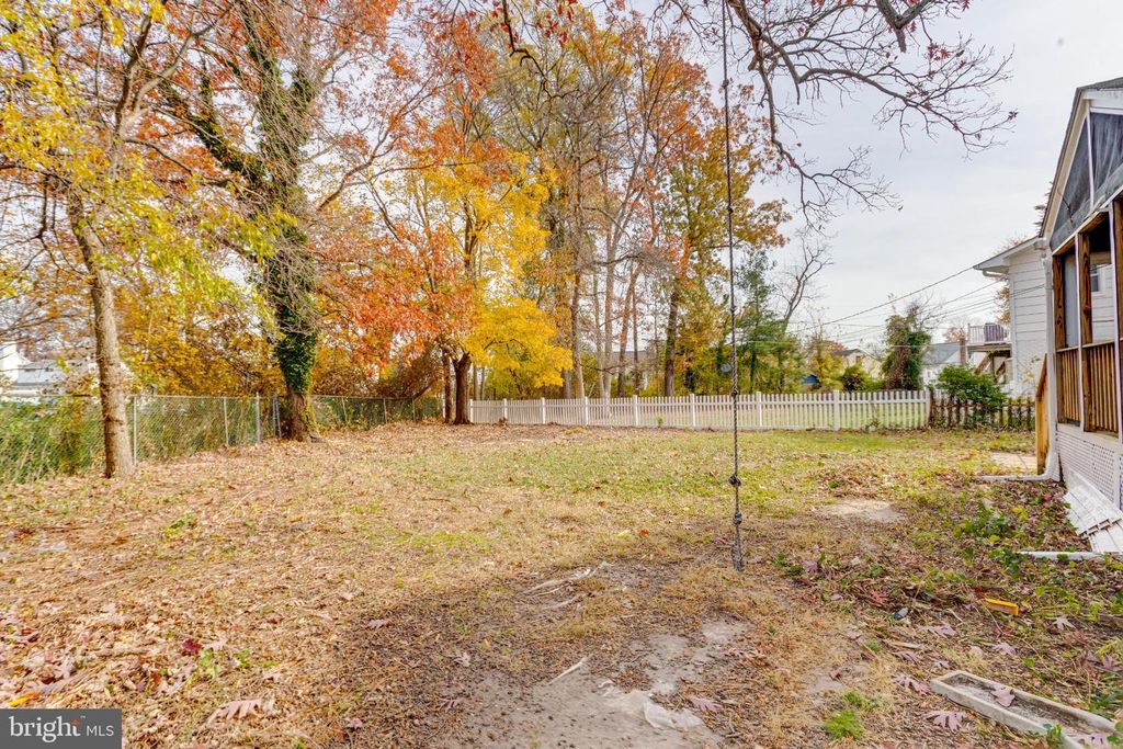 Image 76 of property listing at 13 PALMA CT, Parkville, MD 21234